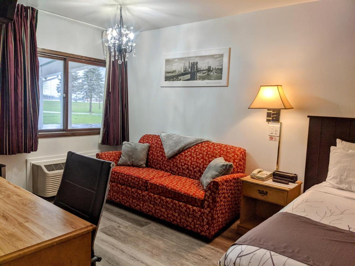 Skyview Motel - Prairie Du Sac エクステリア 写真