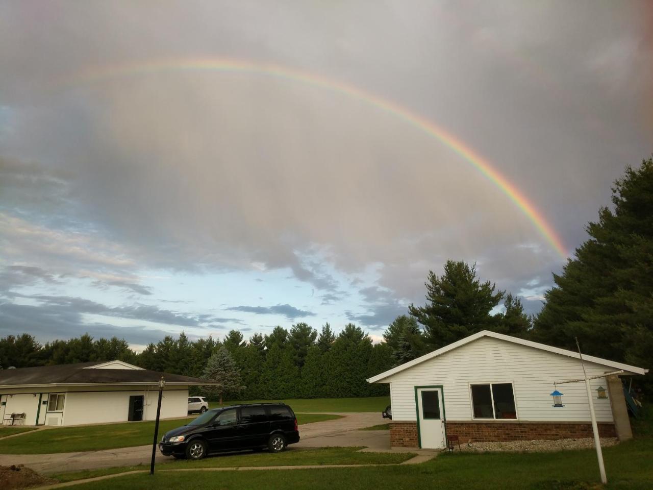 Skyview Motel - Prairie Du Sac エクステリア 写真